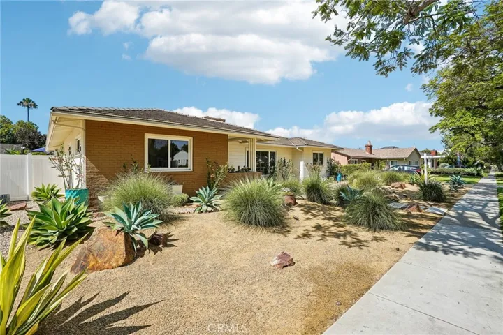 1041 E Burlinghall Drive, Long Beach, California 90807