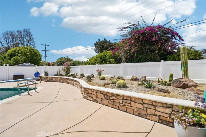 1041 E Burlinghall Drive, Long Beach, California 90807