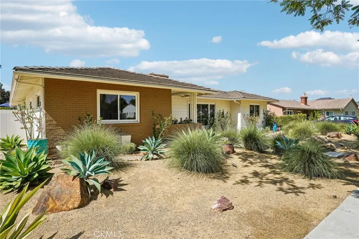 1041 E Burlinghall Drive, Long Beach, California 90807