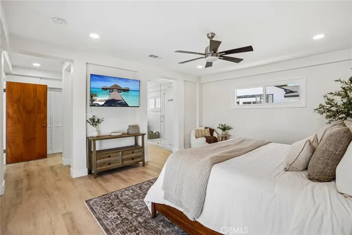 1041 E Burlinghall Drive, Long Beach, California 90807