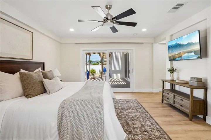 1041 E Burlinghall Drive, Long Beach, California 90807