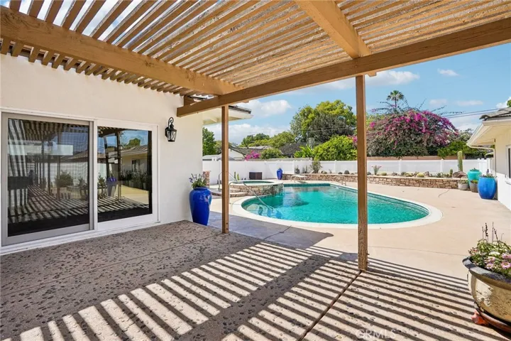1041 E Burlinghall Drive, Long Beach, California 90807