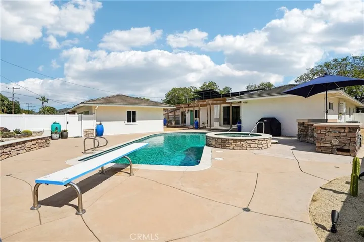 1041 E Burlinghall Drive, Long Beach, California 90807