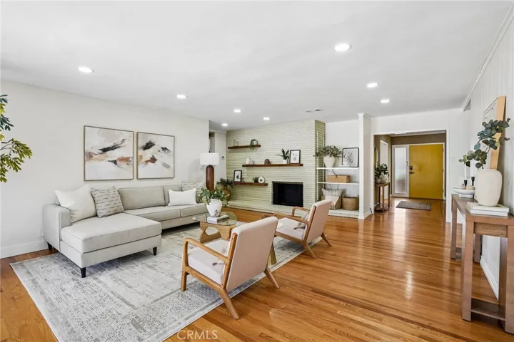 1041 E Burlinghall Drive, Long Beach, California 90807