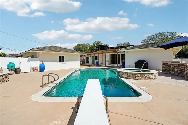 1041 E Burlinghall Drive, Long Beach, California 90807
