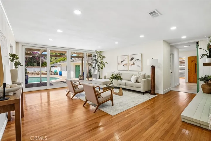 1041 E Burlinghall Drive, Long Beach, California 90807