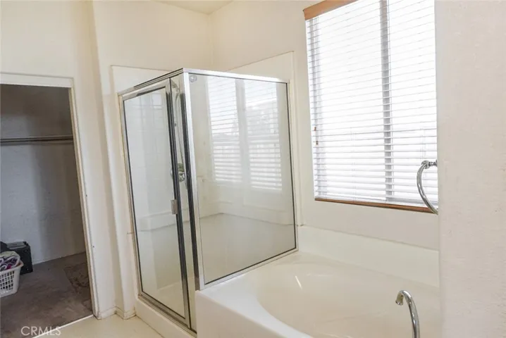 16026 Greyrock, Victorville, California 92395