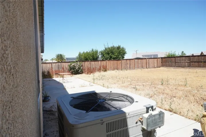 16026 Greyrock, Victorville, California 92395