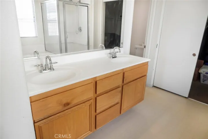 16026 Greyrock, Victorville, California 92395