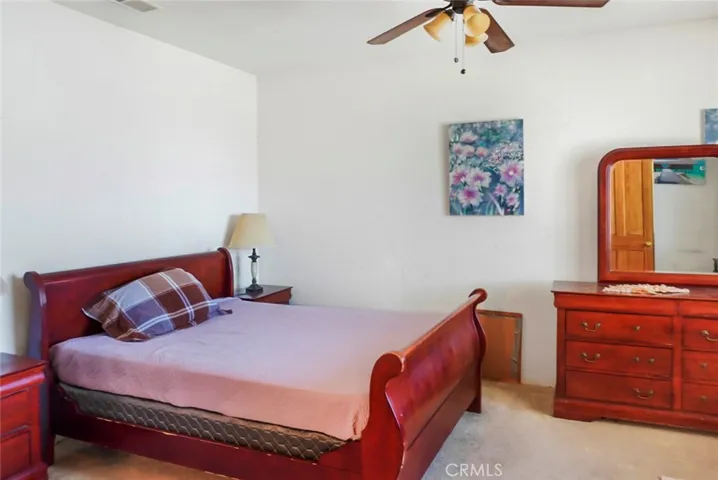 16026 Greyrock, Victorville, California 92395