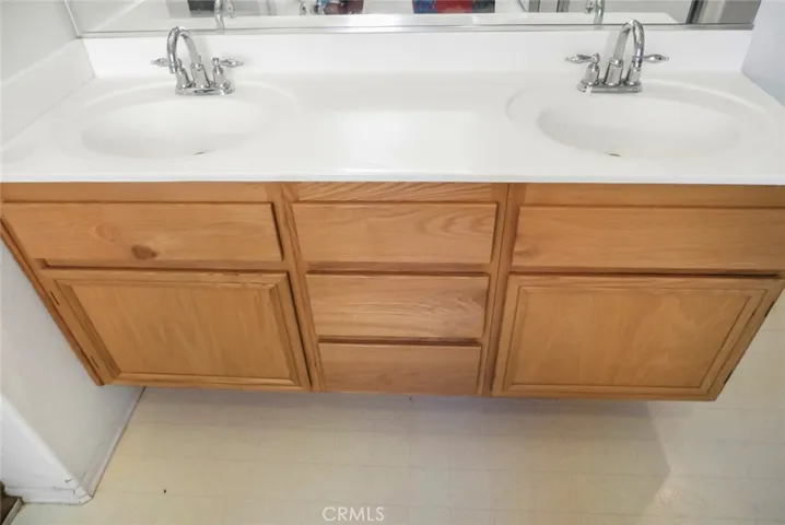16026 Greyrock, Victorville, California 92395