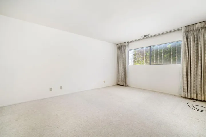 48-web-or-mls-DFKilimajoaro_OPMG_0626_03