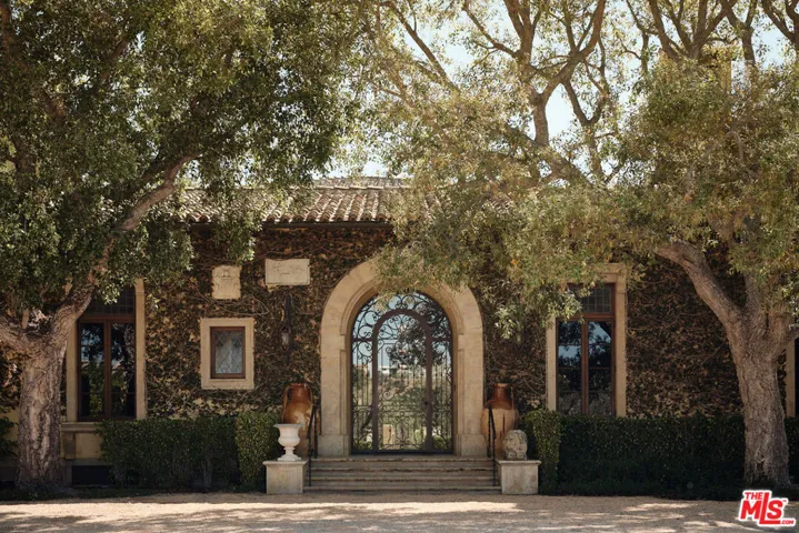 10939 Chalon Road, Los Angeles, California 90077 — photo 4