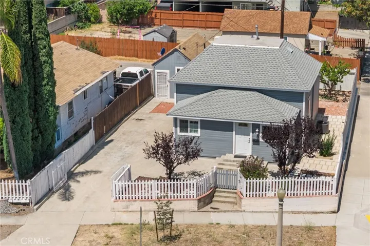 402 E Grand, Corona, California 92879