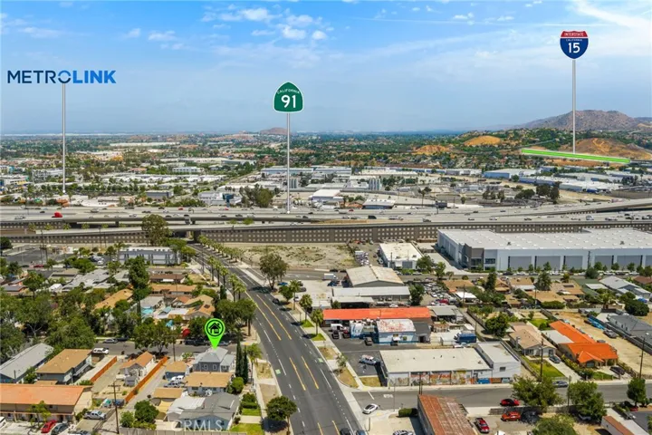 402 E Grand, Corona, California 92879