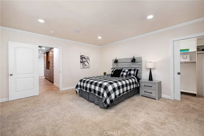 3702 Petaluma, Long Beach, California 90808