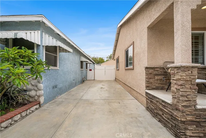 3702 Petaluma, Long Beach, California 90808