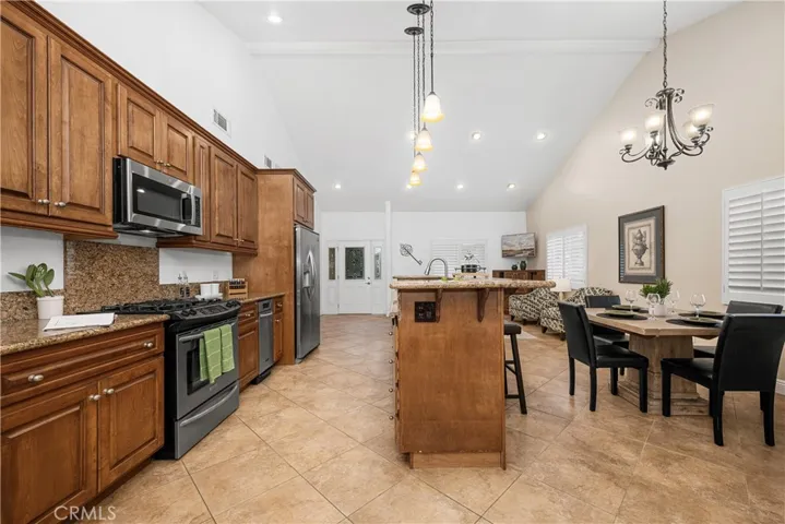 3702 Petaluma, Long Beach, California 90808