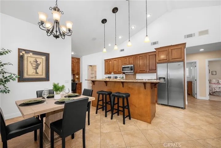 3702 Petaluma, Long Beach, California 90808
