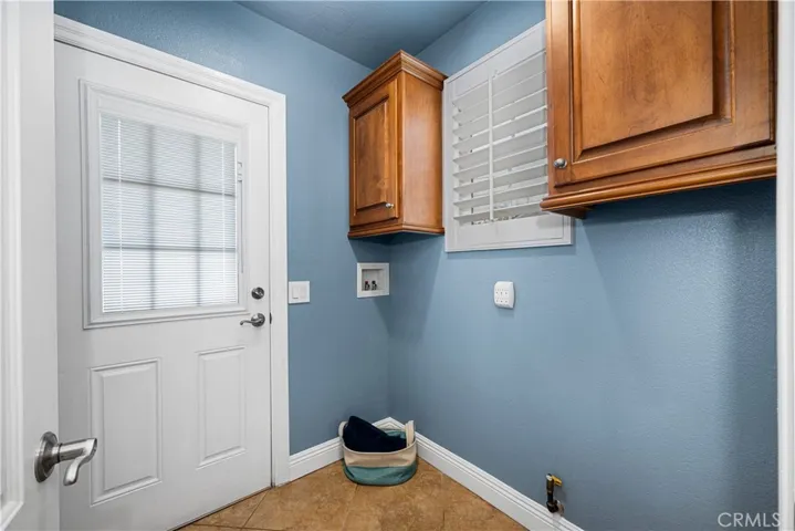 3702 Petaluma, Long Beach, California 90808
