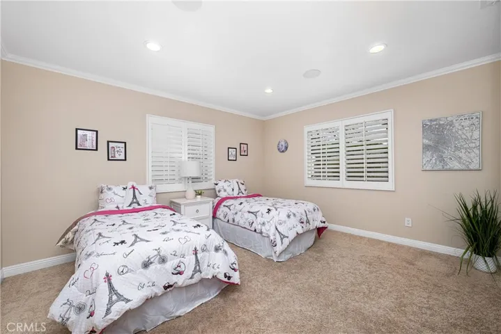 3702 Petaluma, Long Beach, California 90808