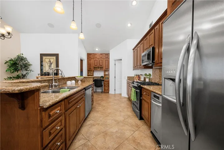 3702 Petaluma, Long Beach, California 90808