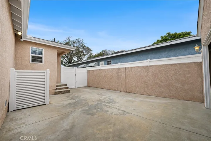 3702 Petaluma, Long Beach, California 90808