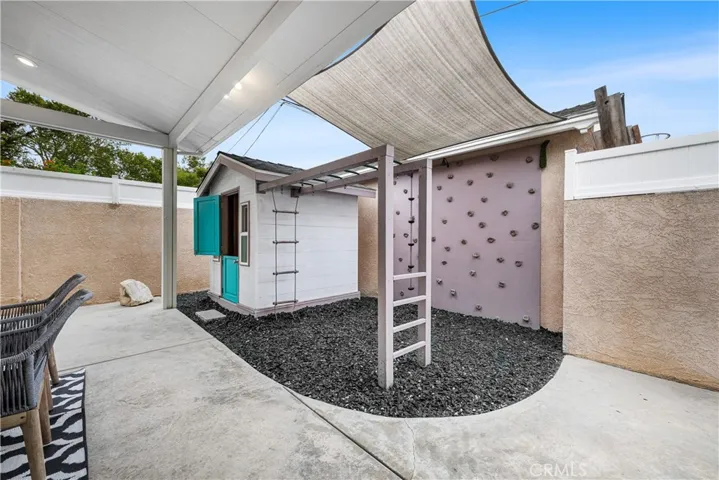 3702 Petaluma, Long Beach, California 90808