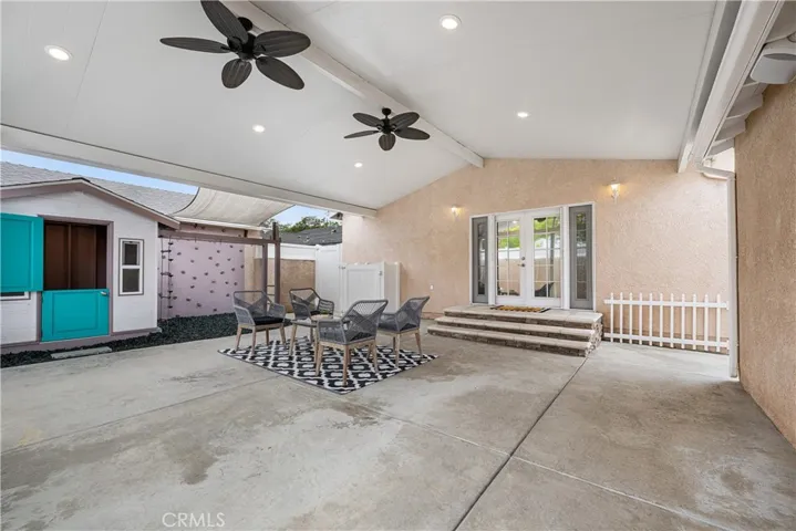 3702 Petaluma, Long Beach, California 90808