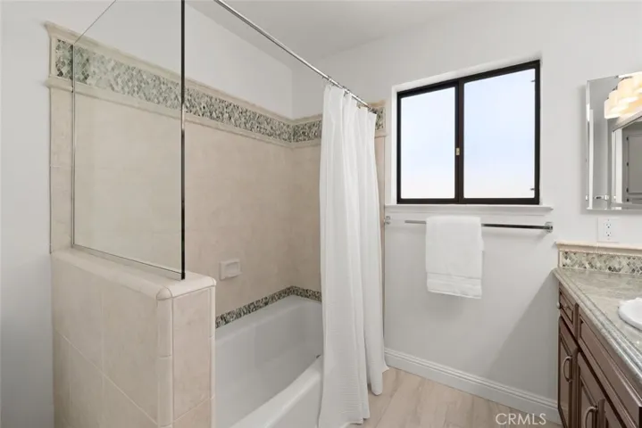 Tub/ Shower