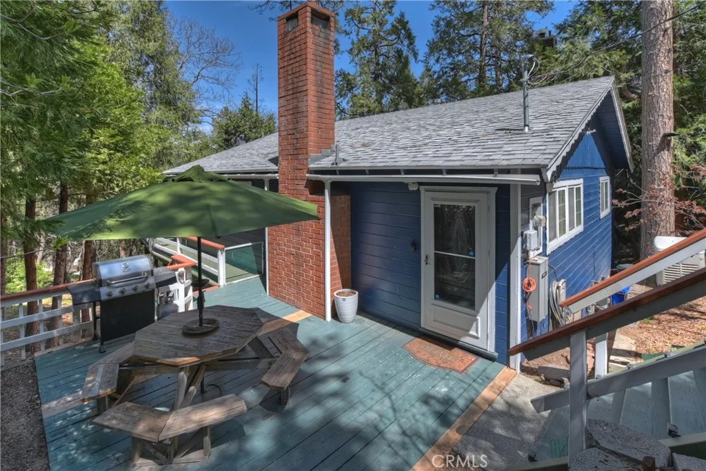 24032 Alpine Dr