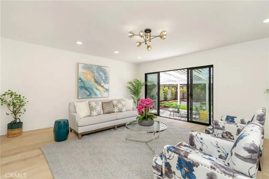 17200 Lanark Street, Lake Balboa, California 91406 — photo 4