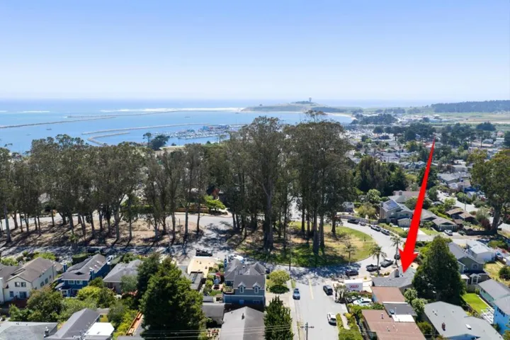 407 Columbus Street, Half Moon Bay, California 94019