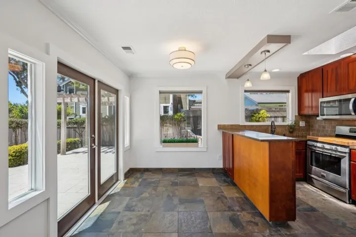 407 Columbus Street, Half Moon Bay, California 94019