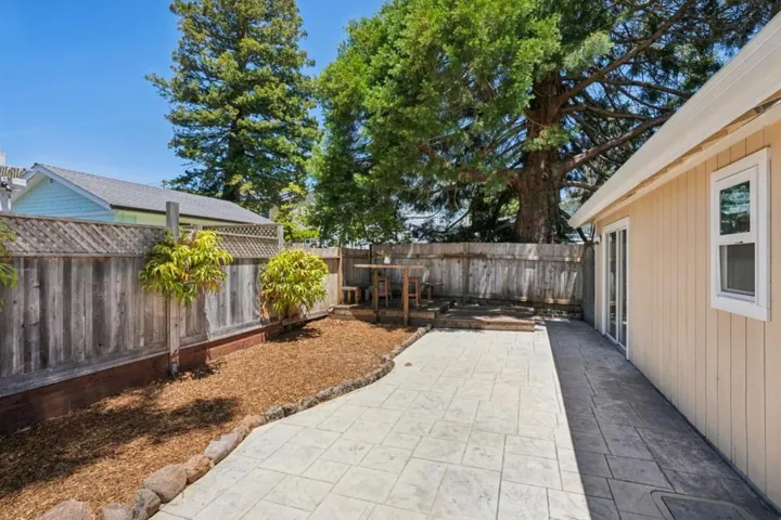407 Columbus Street, Half Moon Bay, California 94019