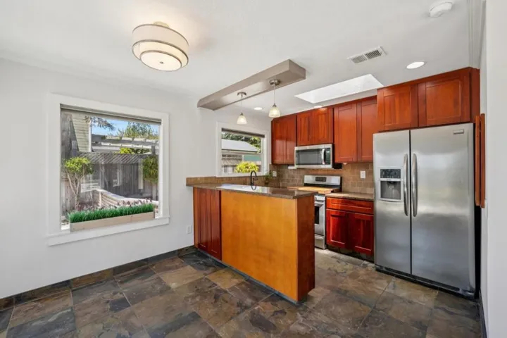 407 Columbus Street, Half Moon Bay, California 94019