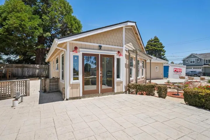 407 Columbus Street, Half Moon Bay, California 94019