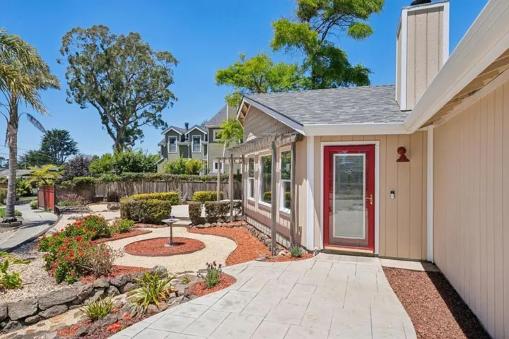 407 Columbus Street, Half Moon Bay, California 94019