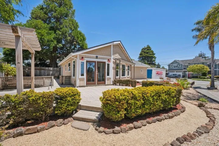 407 Columbus Street, Half Moon Bay, California 94019