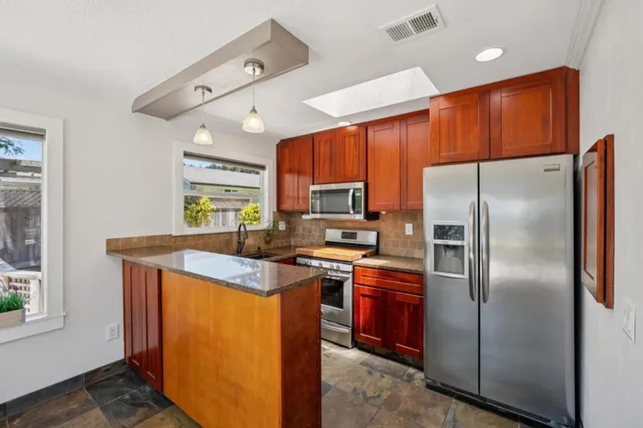 407 Columbus Street, Half Moon Bay, California 94019