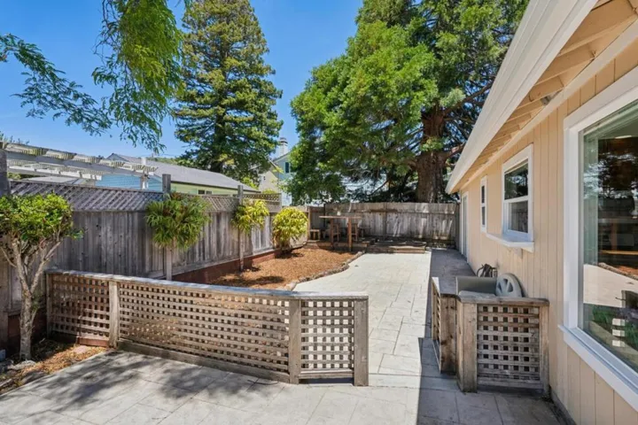 407 Columbus Street, Half Moon Bay, California 94019