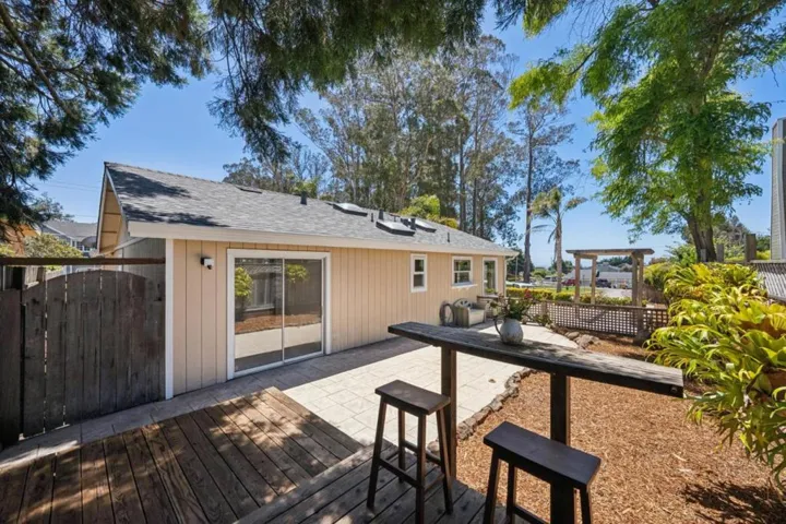 407 Columbus Street, Half Moon Bay, California 94019