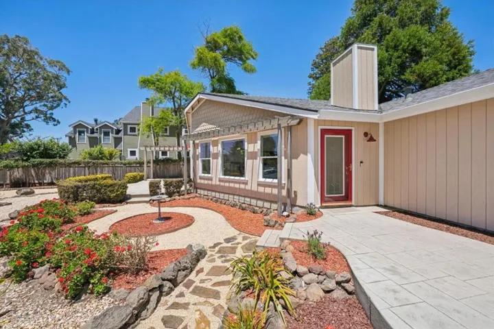 407 Columbus Street, Half Moon Bay, California 94019