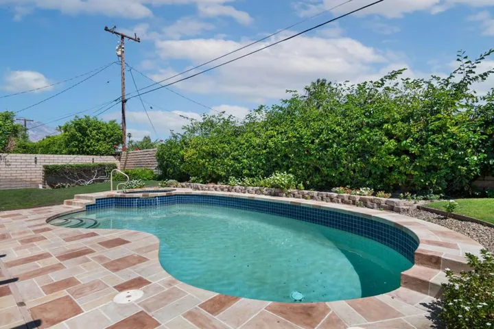 35-web-or-mls-69310-Nilda-Dr-Cathedral-C