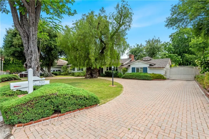 5210 Quakertown, Woodland Hills, California 91364