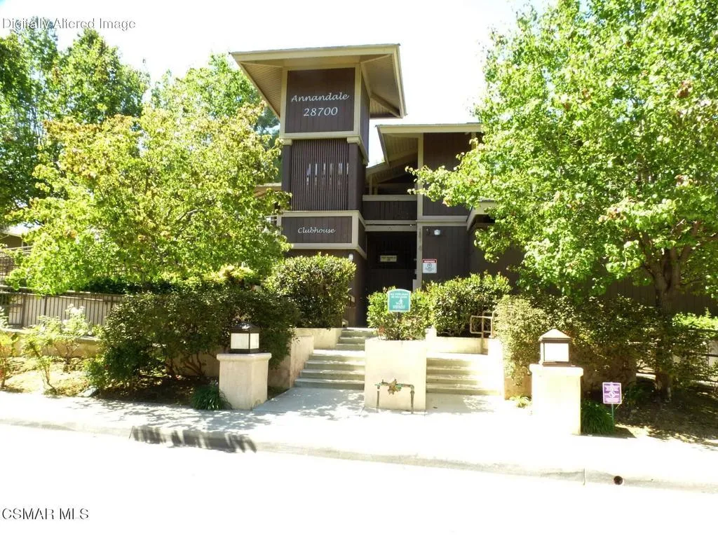 Clubhouse Included!