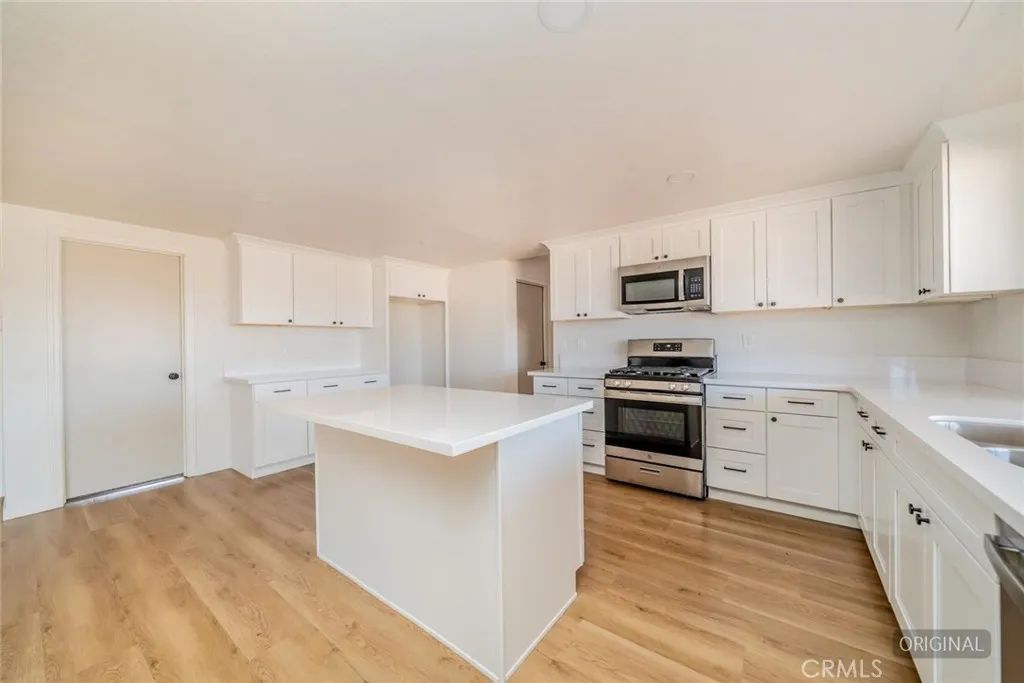 Remodeled Kitchen with new appliances.