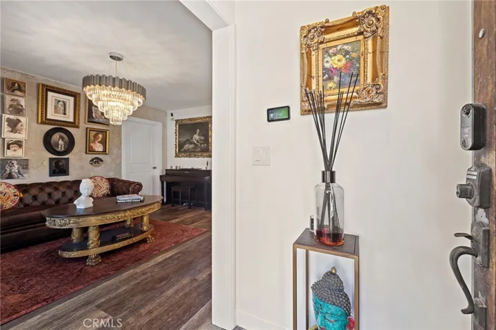 Entry to living room w/coat closet