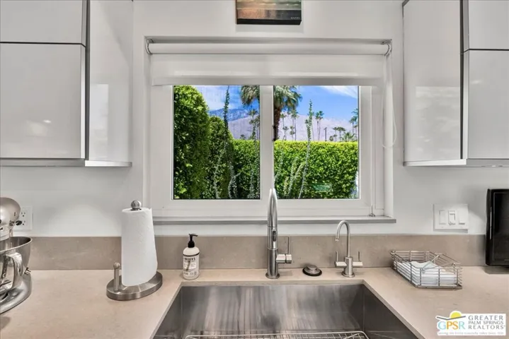 1250 S Paseo De Marcia, Palm Springs, California 92264