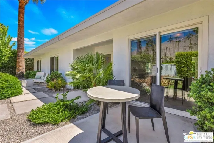 1250 S Paseo De Marcia, Palm Springs, California 92264